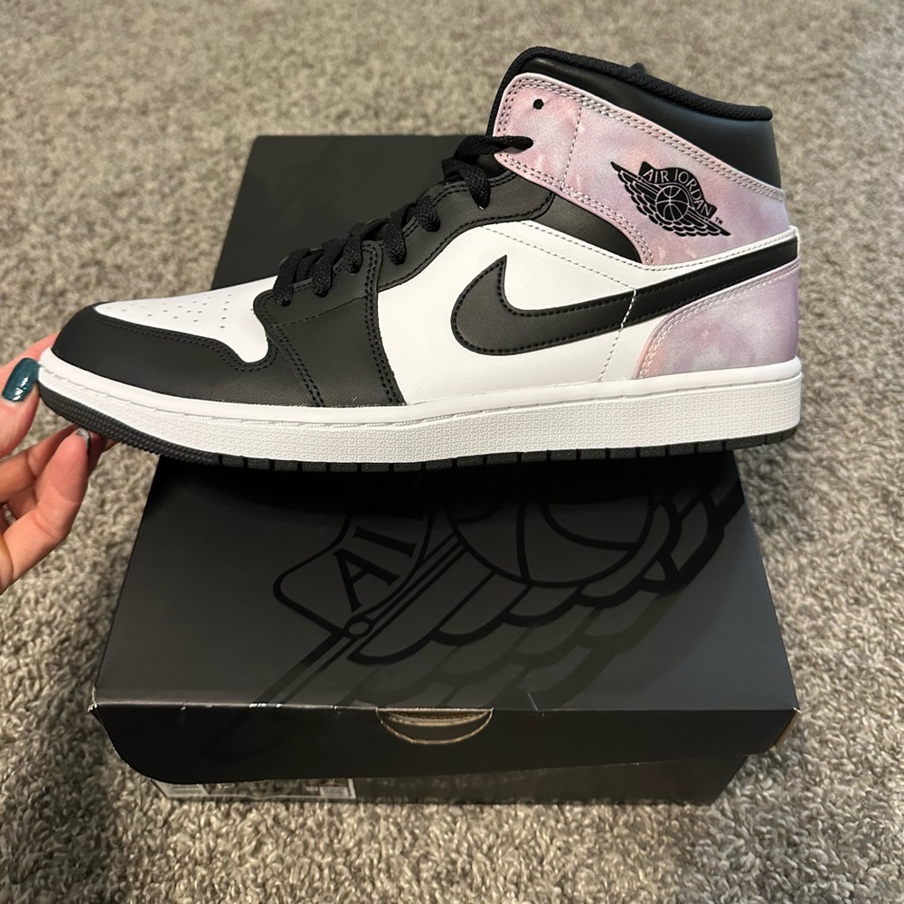 NIB Nike Jordan Mid SE sz 12